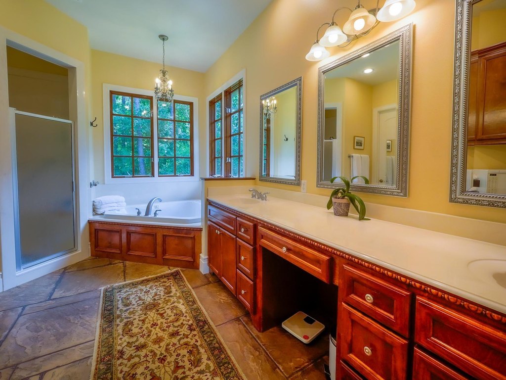 Montgomery, Texas, 77356, United States, 4 Bedrooms Bedrooms, ,4.5 BathroomsBathrooms,Residential,Forsale,1953070