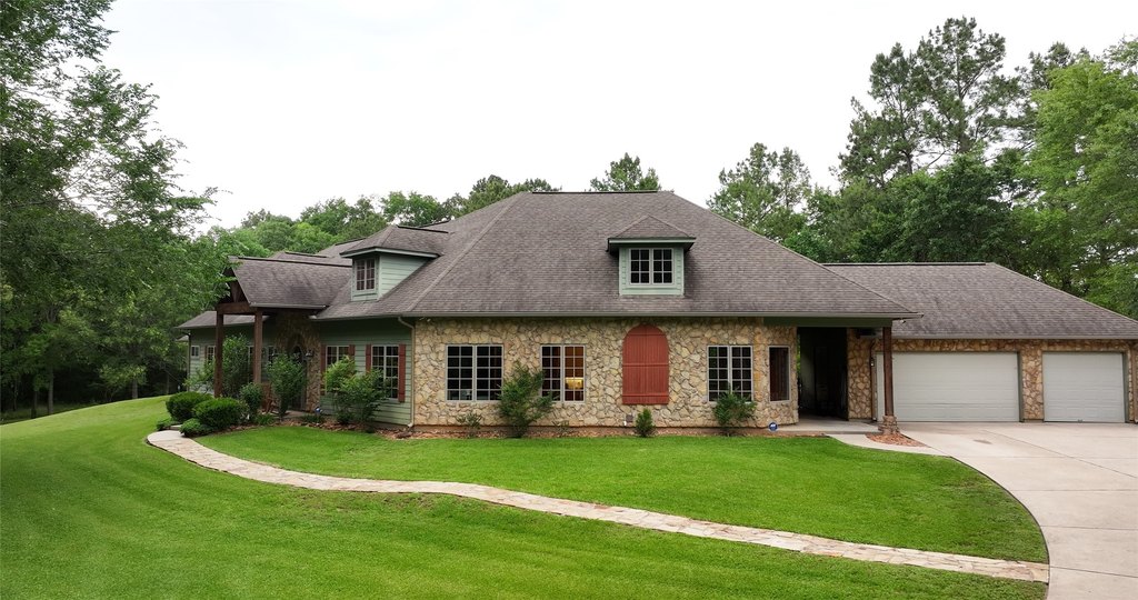 Montgomery, Texas, 77356, United States, 4 Bedrooms Bedrooms, ,4.5 BathroomsBathrooms,Residential,Forsale,1953070