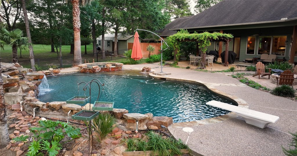 Montgomery, Texas, 77356, United States, 4 Bedrooms Bedrooms, ,4.5 BathroomsBathrooms,Residential,Forsale,1953070