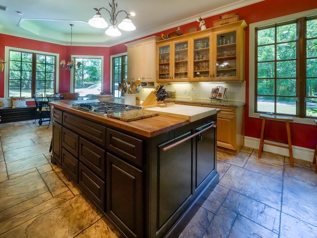 Montgomery, Texas, 77356, United States, 4 Bedrooms Bedrooms, ,4.5 BathroomsBathrooms,Residential,Forsale,1953070