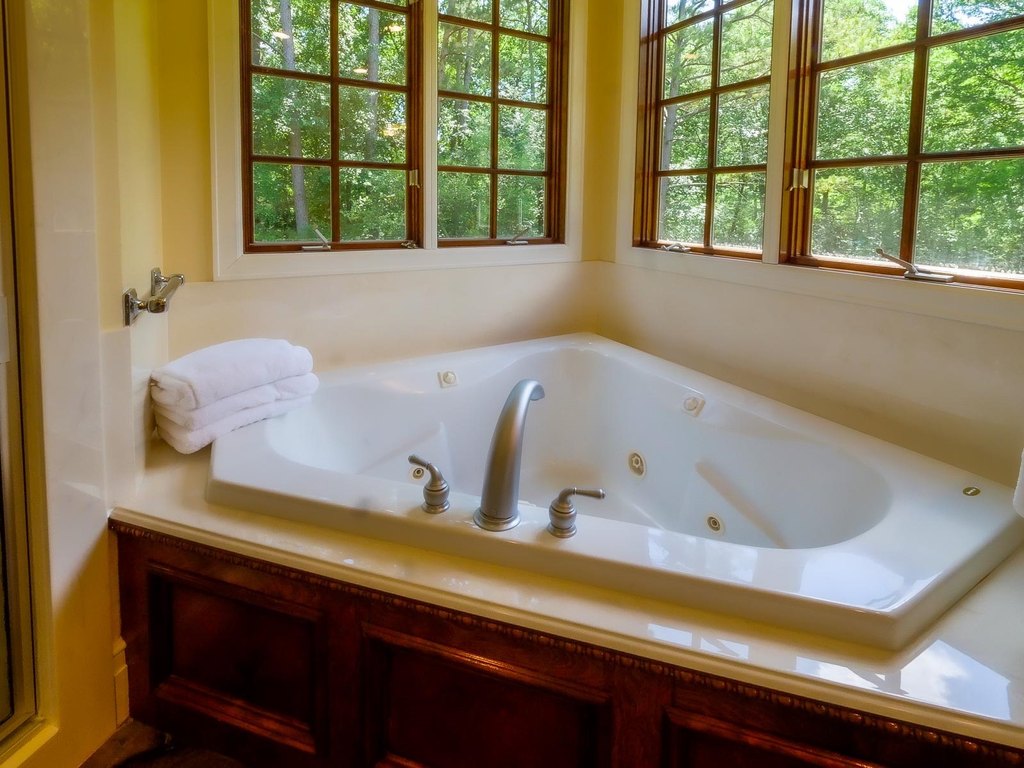 Montgomery, Texas, 77356, United States, 4 Bedrooms Bedrooms, ,4.5 BathroomsBathrooms,Residential,Forsale,1953070