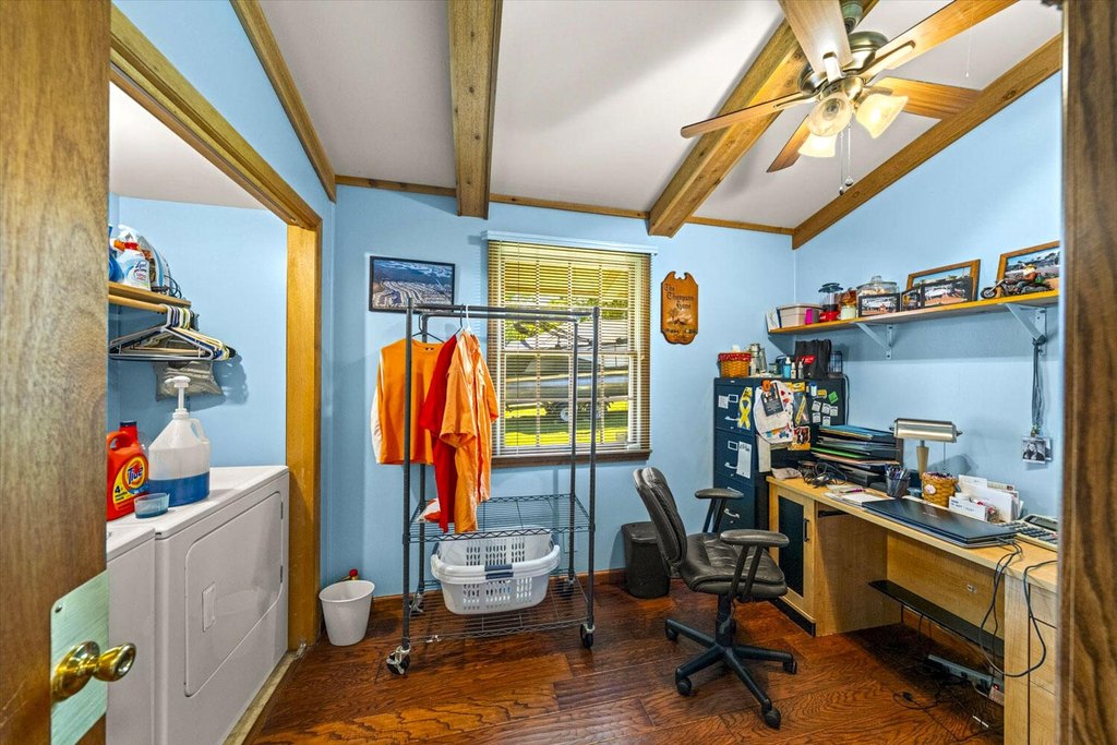 Dandridge, Tennessee, 37725, United States, 3 Bedrooms Bedrooms, ,2 BathroomsBathrooms,Residential,Forsale,1884062