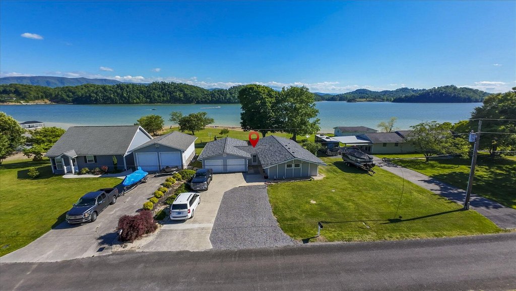 Dandridge, Tennessee, 37725, United States, 3 Bedrooms Bedrooms, ,2 BathroomsBathrooms,Residential,Forsale,1884062