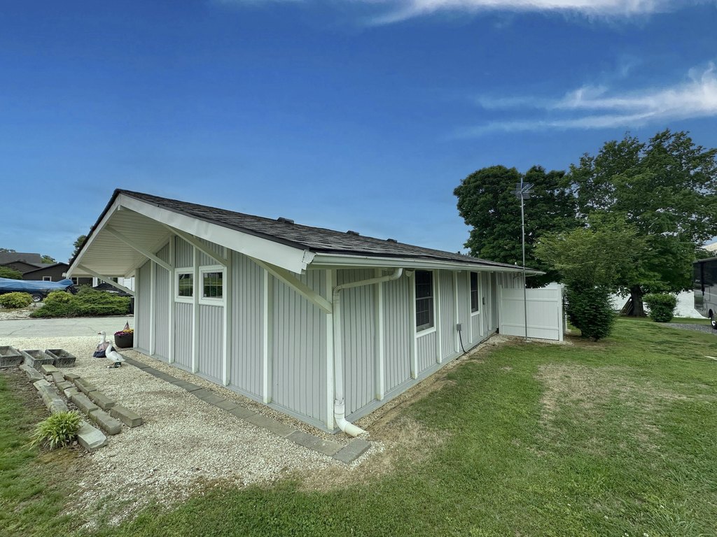 Dandridge, Tennessee, 37725, United States, 3 Bedrooms Bedrooms, ,2 BathroomsBathrooms,Residential,Forsale,1884062