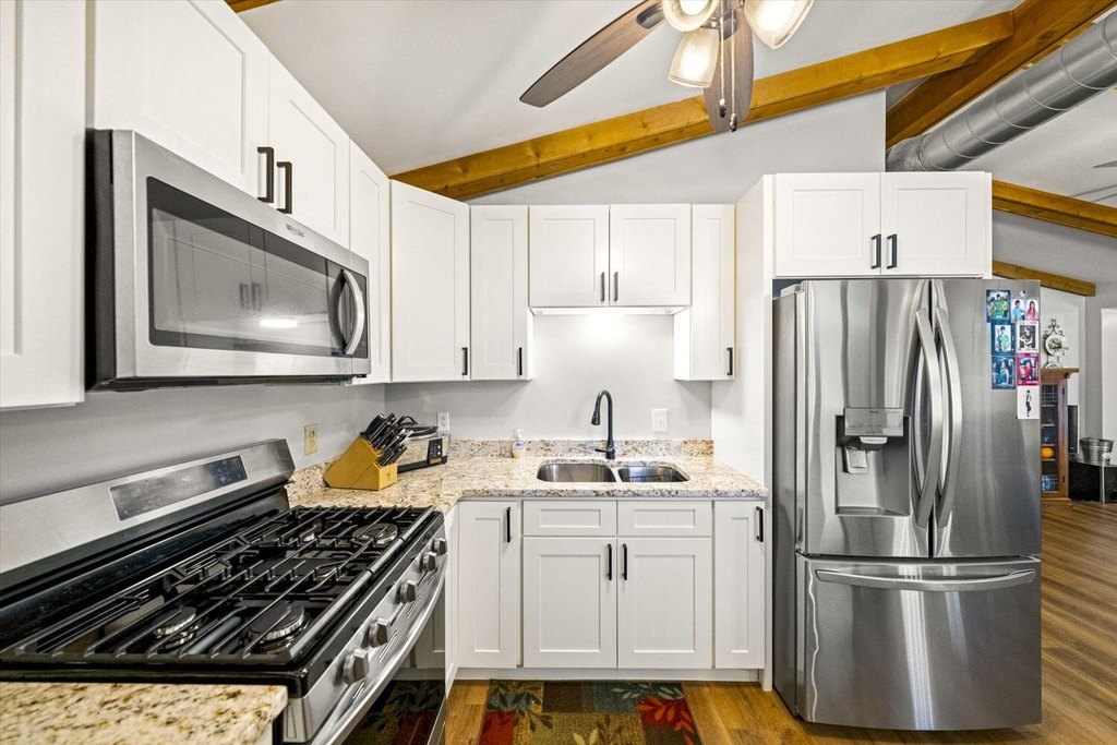 Dandridge, Tennessee, 37725, United States, 3 Bedrooms Bedrooms, ,2 BathroomsBathrooms,Residential,Forsale,1884062