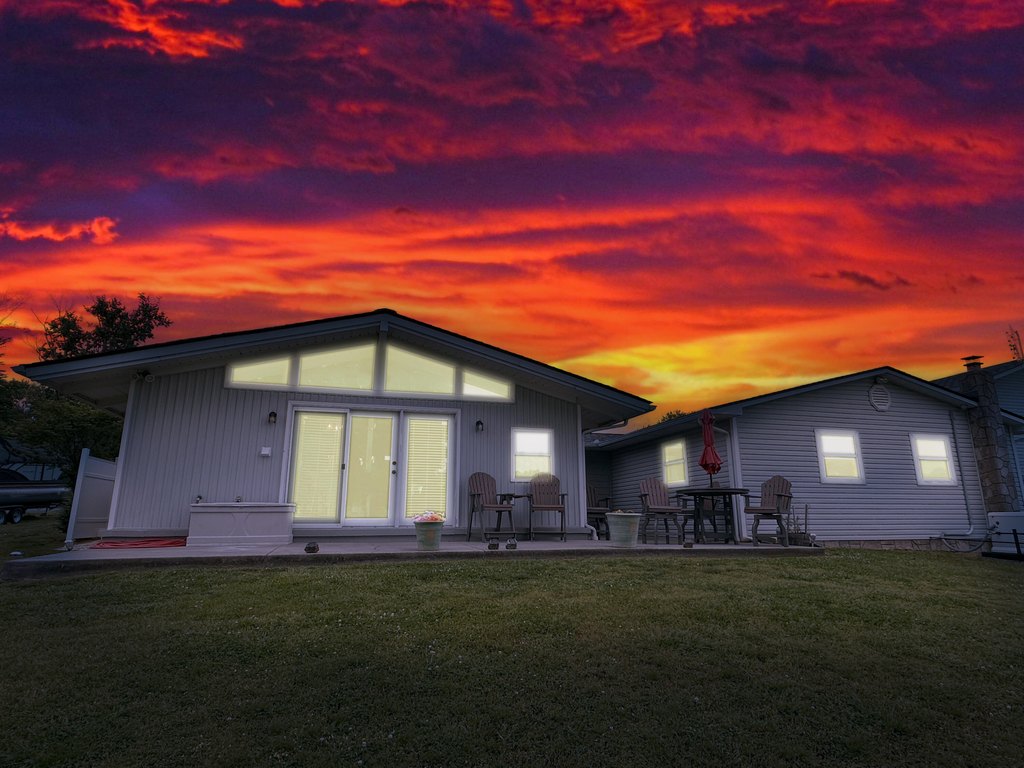 Dandridge, Tennessee, 37725, United States, 3 Bedrooms Bedrooms, ,2 BathroomsBathrooms,Residential,Forsale,1884062