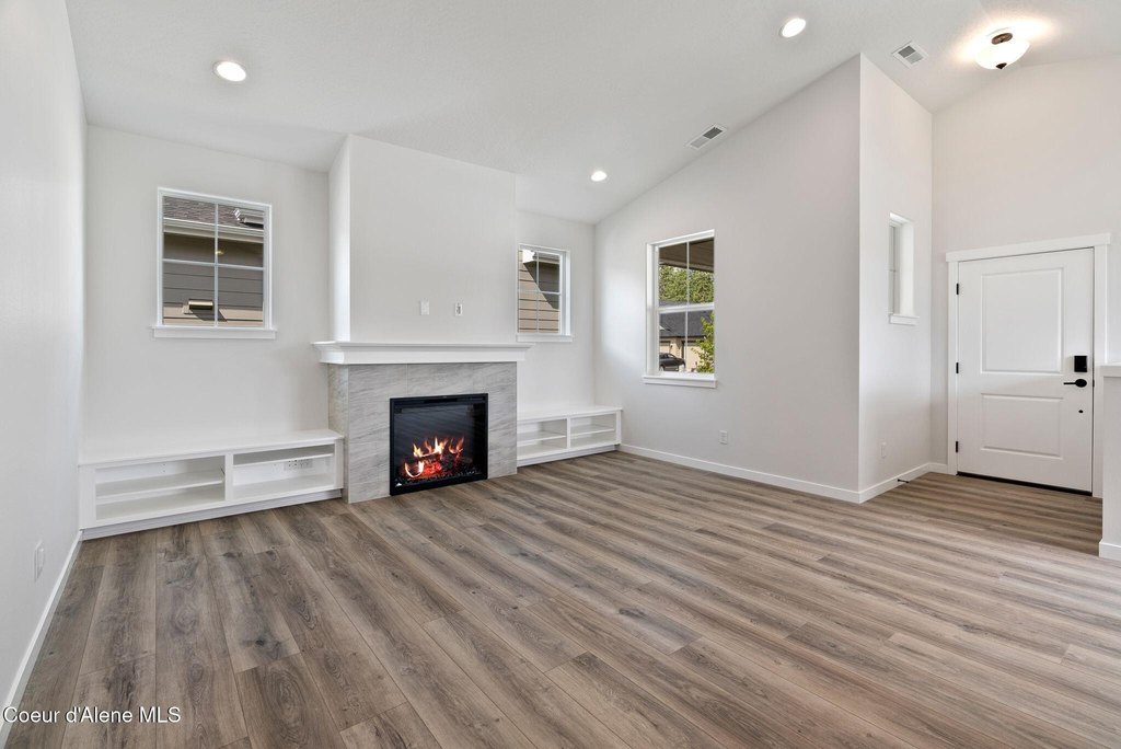 Coeur d'Alene, Idaho, 83815, United States, 2 Bedrooms Bedrooms, ,2 BathroomsBathrooms,Residential,Forsale,1913885