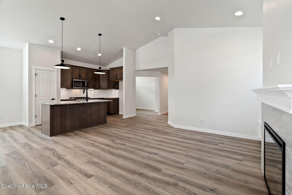 Coeur d'Alene, Idaho, 83815, United States, 2 Bedrooms Bedrooms, ,2 BathroomsBathrooms,Residential,Forsale,1913885