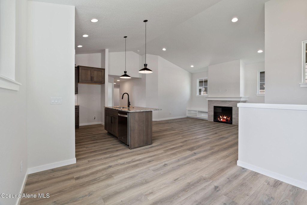 Coeur d'Alene, Idaho, 83815, United States, 2 Bedrooms Bedrooms, ,2 BathroomsBathrooms,Residential,Forsale,1913885