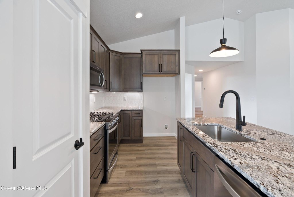 Coeur d'Alene, Idaho, 83815, United States, 2 Bedrooms Bedrooms, ,2 BathroomsBathrooms,Residential,Forsale,1913885