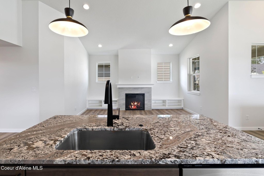 Coeur d'Alene, Idaho, 83815, United States, 2 Bedrooms Bedrooms, ,2 BathroomsBathrooms,Residential,Forsale,1913885