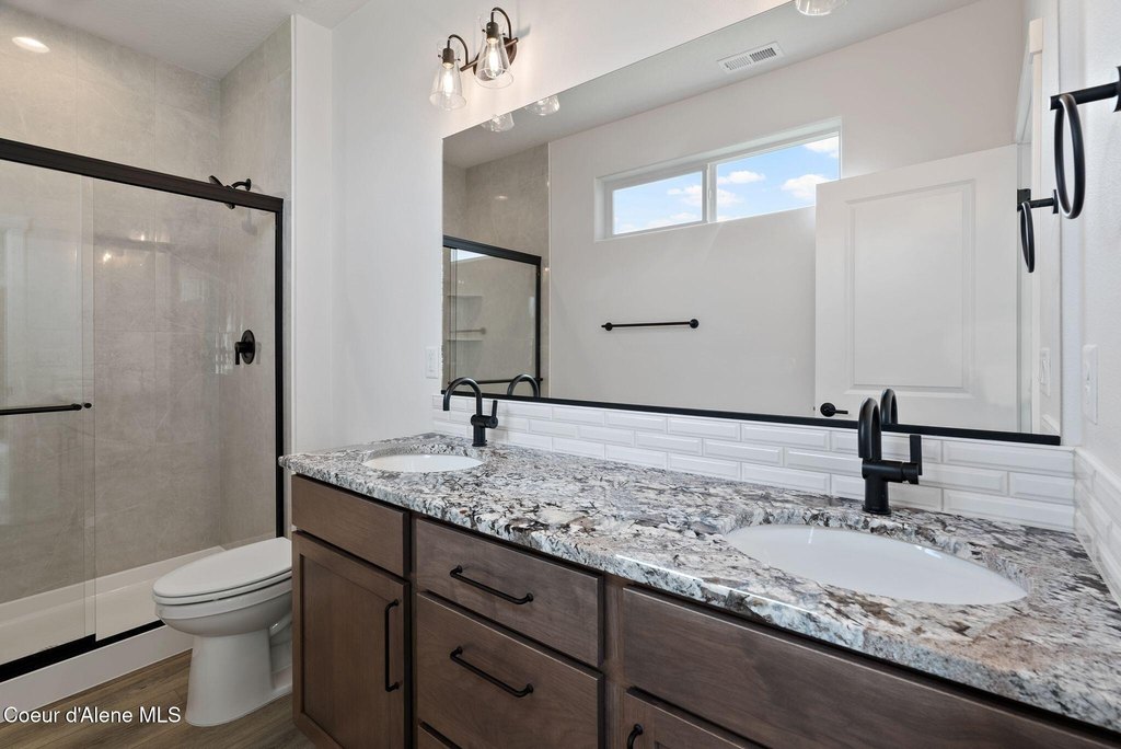 Coeur d'Alene, Idaho, 83815, United States, 2 Bedrooms Bedrooms, ,2 BathroomsBathrooms,Residential,Forsale,1913885