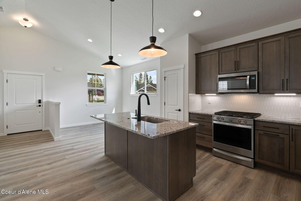 Coeur d'Alene, Idaho, 83815, United States, 2 Bedrooms Bedrooms, ,2 BathroomsBathrooms,Residential,Forsale,1913885
