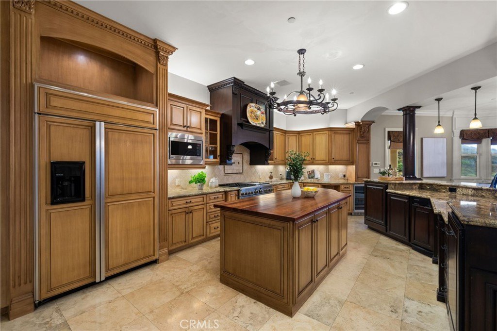 Upland, California, 91784, United States, 6 Bedrooms Bedrooms, ,6.5 BathroomsBathrooms,Residential,Forsale,1883914