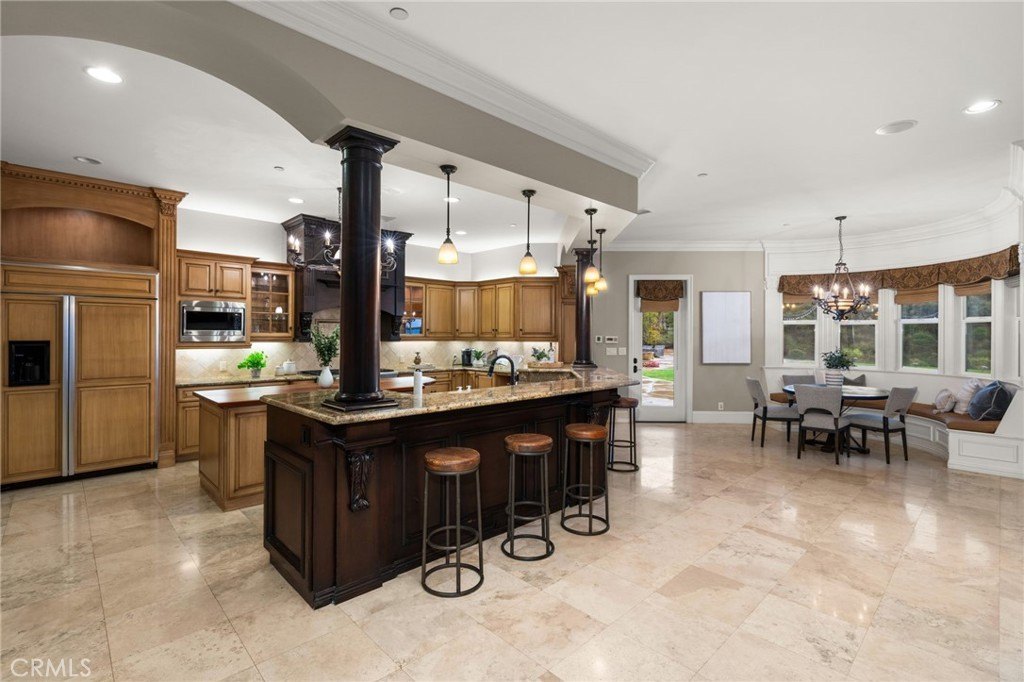 Upland, California, 91784, United States, 6 Bedrooms Bedrooms, ,6.5 BathroomsBathrooms,Residential,Forsale,1883914