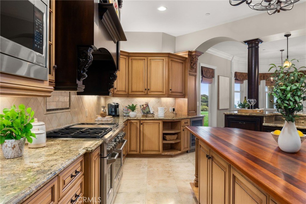 Upland, California, 91784, United States, 6 Bedrooms Bedrooms, ,6.5 BathroomsBathrooms,Residential,Forsale,1883914