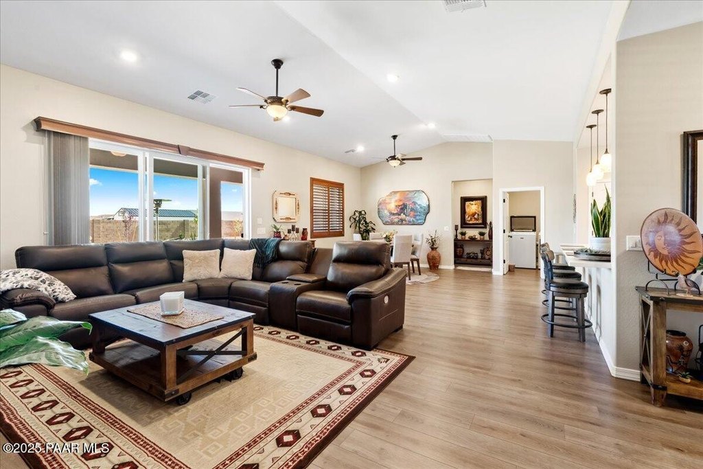 Prescott Valley, Arizona, 86315, United States, 3 Bedrooms Bedrooms, ,2 BathroomsBathrooms,Residential,Forsale,1884016