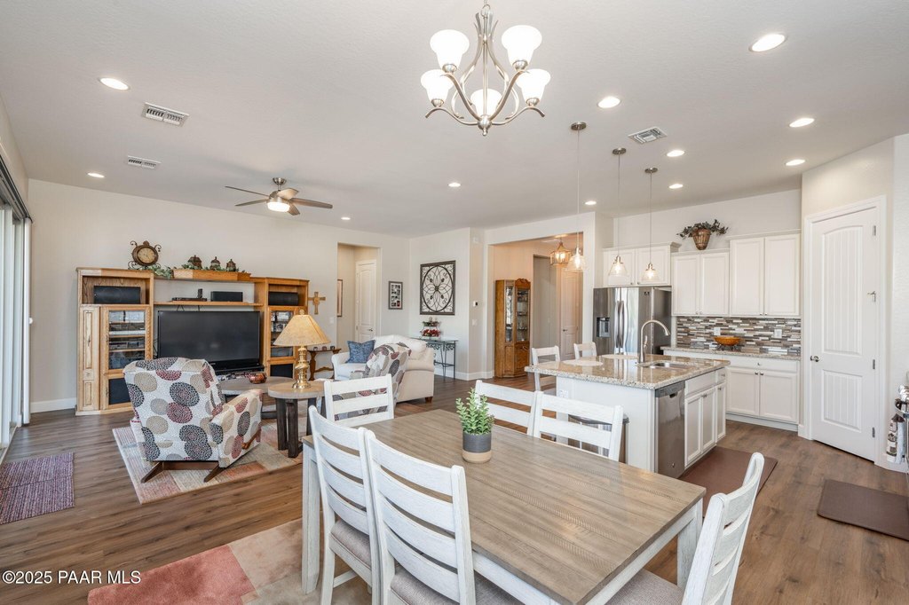 Prescott, Arizona, 86301, United States, 2 Bedrooms Bedrooms, ,2 BathroomsBathrooms,Residential,Forsale,1883972