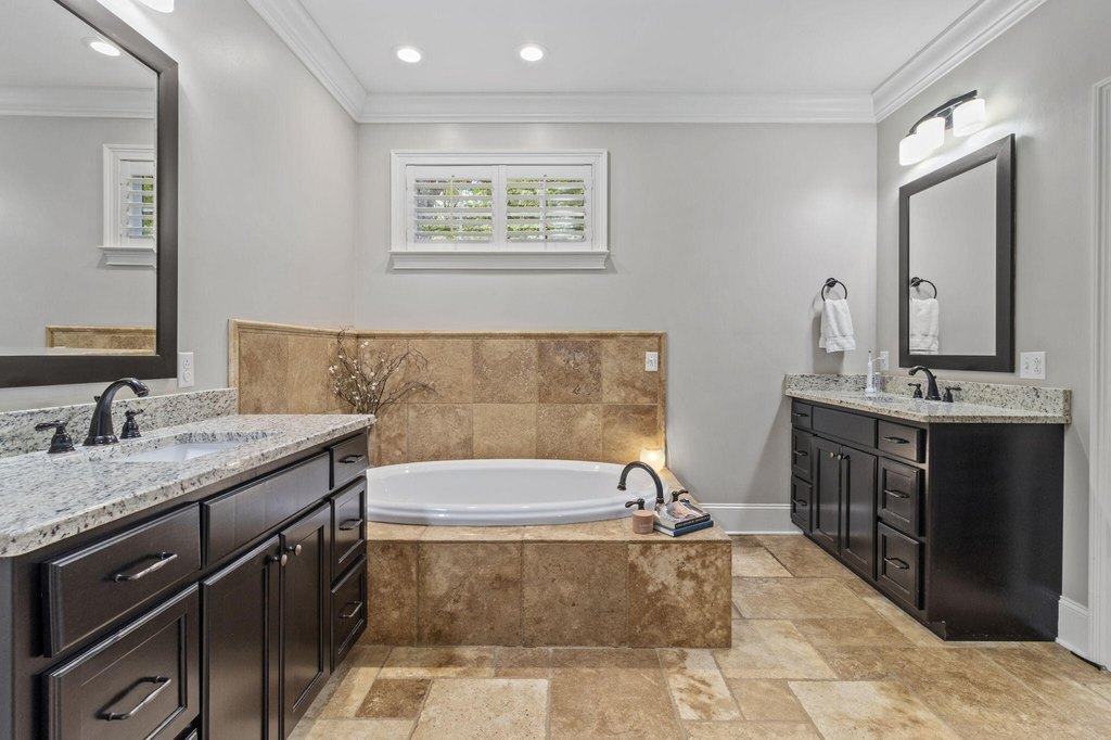 Chattanooga, Tennessee, 37419, United States, 4 Bedrooms Bedrooms, ,2.5 BathroomsBathrooms,Residential,Forsale,1894413