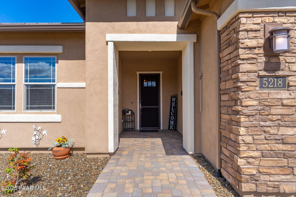Prescott, Arizona, 86301, United States, 2 Bedrooms Bedrooms, ,2 BathroomsBathrooms,Residential,Forsale,1883972