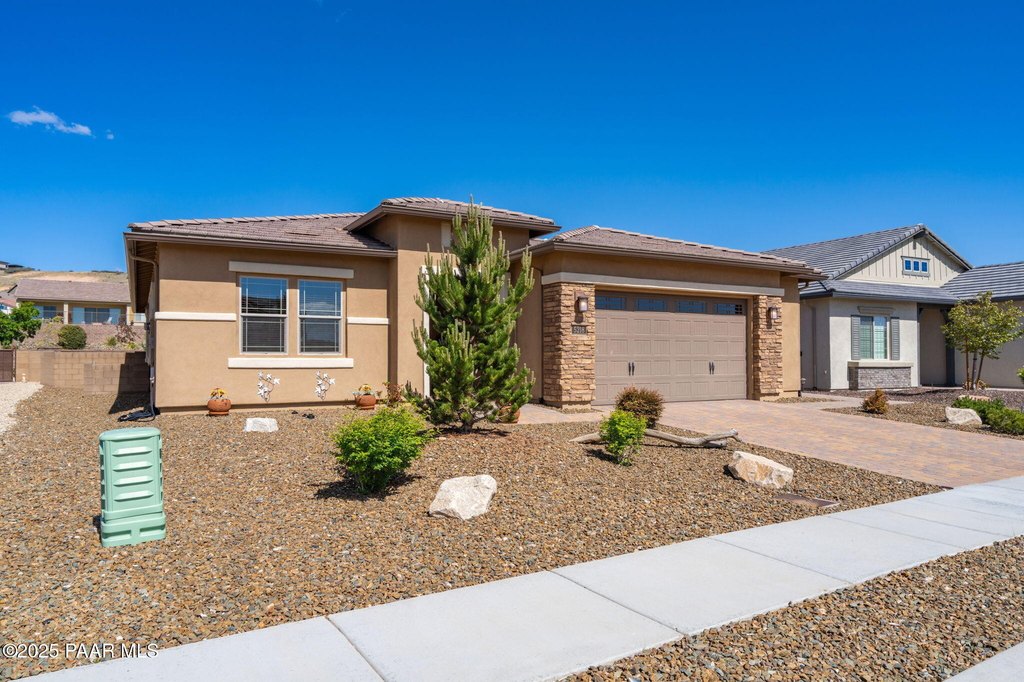 Prescott, Arizona, 86301, United States, 2 Bedrooms Bedrooms, ,2 BathroomsBathrooms,Residential,Forsale,1883972