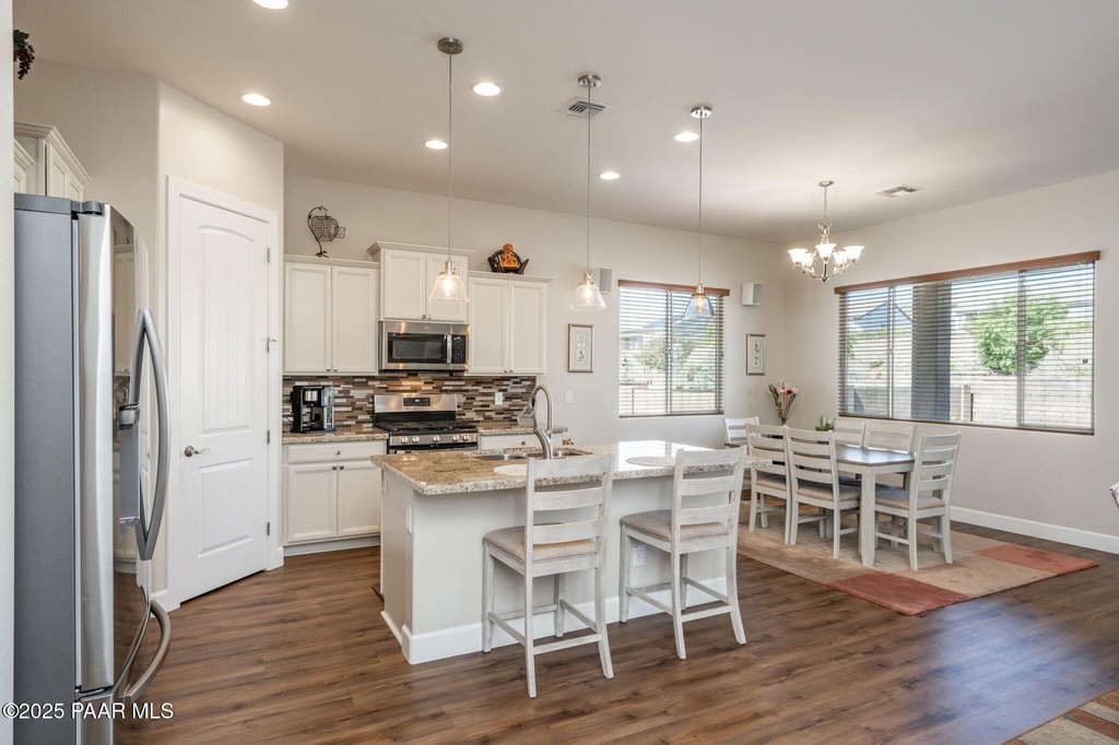 Prescott, Arizona, 86301, United States, 2 Bedrooms Bedrooms, ,2 BathroomsBathrooms,Residential,Forsale,1883972