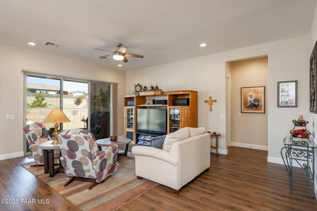 Prescott, Arizona, 86301, United States, 2 Bedrooms Bedrooms, ,2 BathroomsBathrooms,Residential,Forsale,1883972