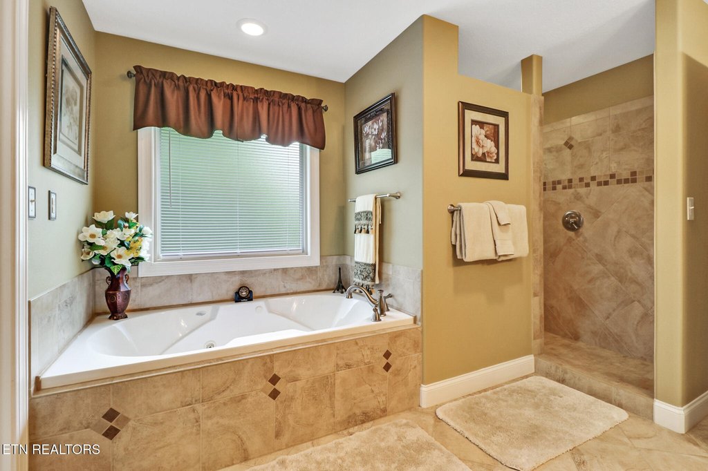 Fairfield Glade, Tennessee, 38558, United States, 3 Bedrooms Bedrooms, ,2 BathroomsBathrooms,Residential,Forsale,1907875