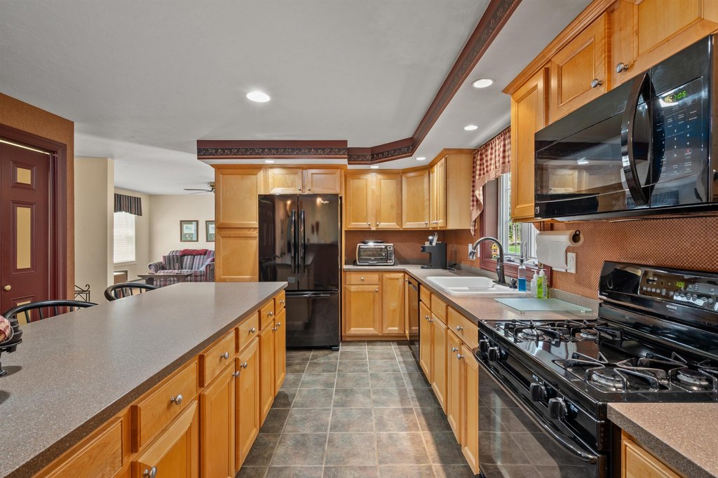 Meredith, New Hampshire, 03253, United States, 4 Bedrooms Bedrooms, ,3.5 BathroomsBathrooms,Residential,Forsale,2010611