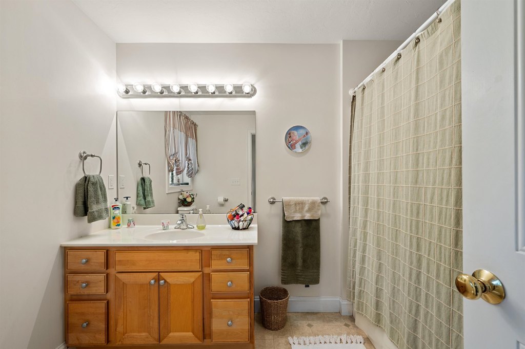 Meredith, New Hampshire, 03253, United States, 4 Bedrooms Bedrooms, ,3.5 BathroomsBathrooms,Residential,Forsale,2010611