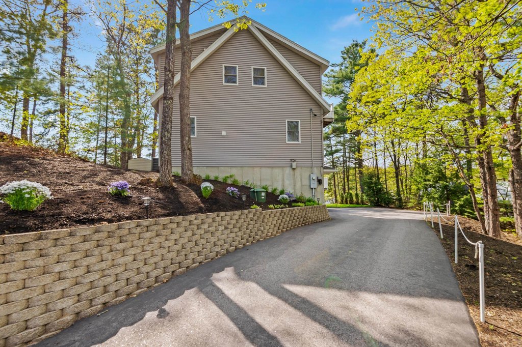 Ossipee, New Hampshire, 03814, United States, 2 Bedrooms Bedrooms, ,2.5 BathroomsBathrooms,Residential,Forsale,1933946