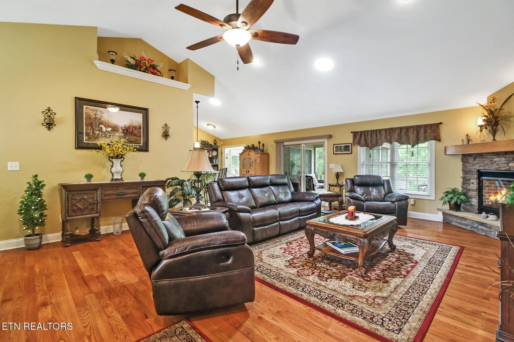 Fairfield Glade, Tennessee, 38558, United States, 3 Bedrooms Bedrooms, ,2 BathroomsBathrooms,Residential,Forsale,1907875