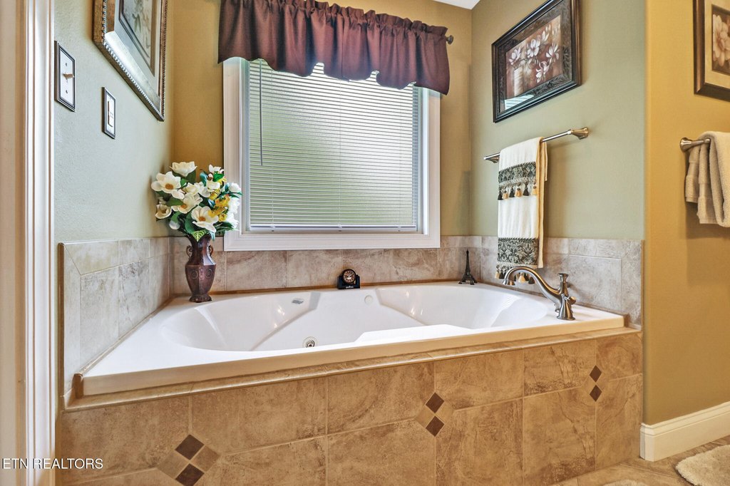 Fairfield Glade, Tennessee, 38558, United States, 3 Bedrooms Bedrooms, ,2 BathroomsBathrooms,Residential,Forsale,1907875