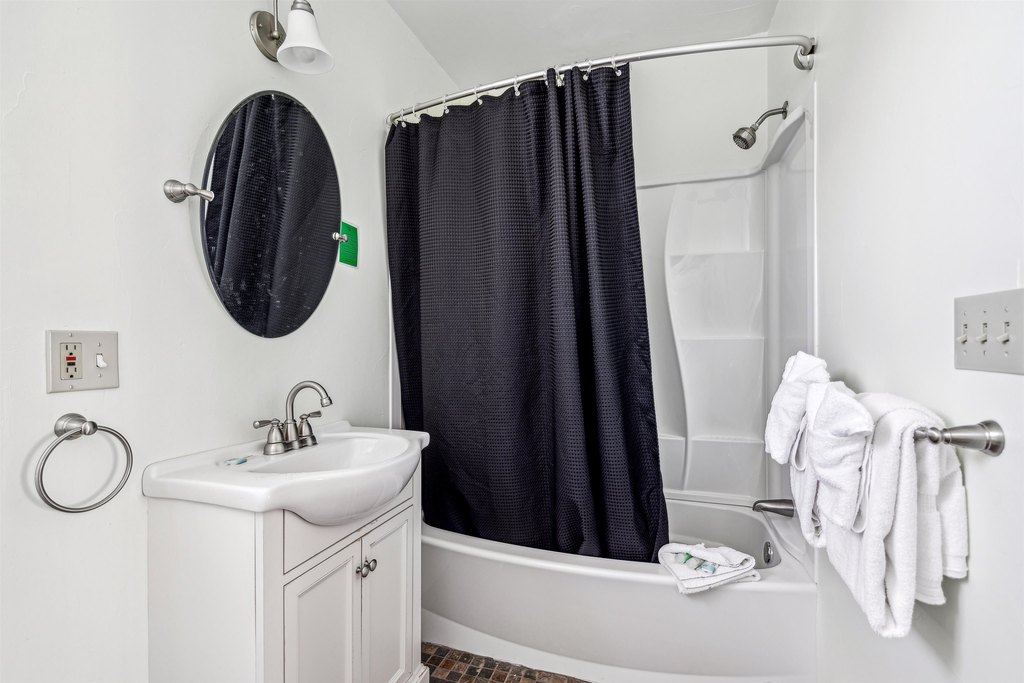 Lyme, New Hampshire, 03768, United States, 22 Bedrooms Bedrooms, ,18.5 BathroomsBathrooms,Residential,Forsale,1999513