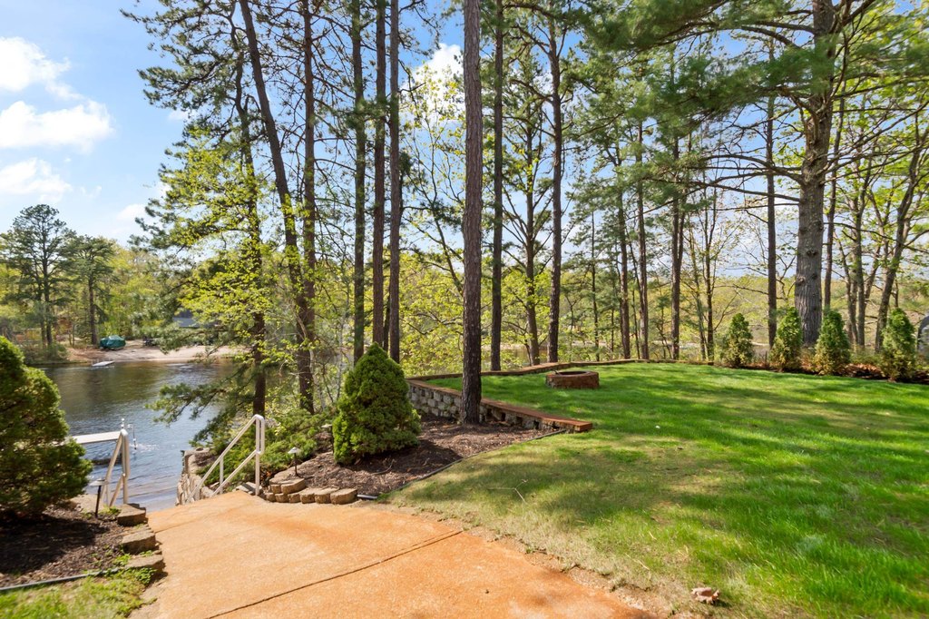 Ossipee, New Hampshire, 03814, United States, 2 Bedrooms Bedrooms, ,2.5 BathroomsBathrooms,Residential,Forsale,1933946