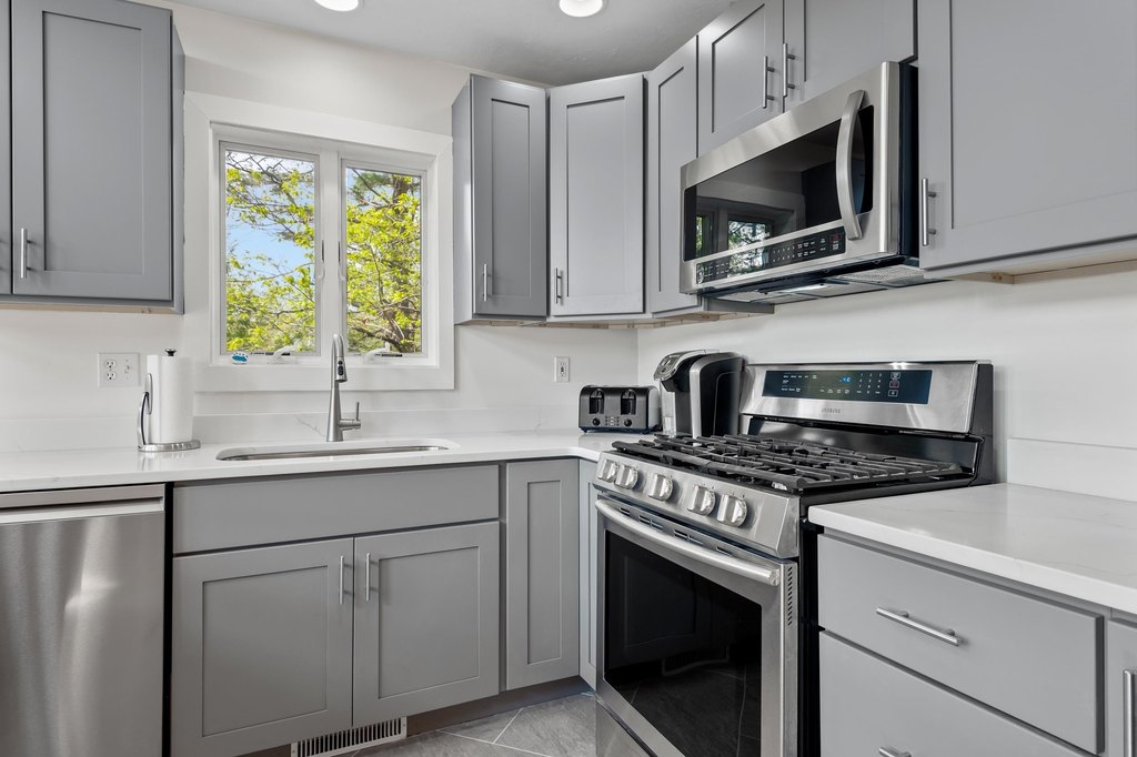 Ossipee, New Hampshire, 03814, United States, 2 Bedrooms Bedrooms, ,2.5 BathroomsBathrooms,Residential,Forsale,1933946