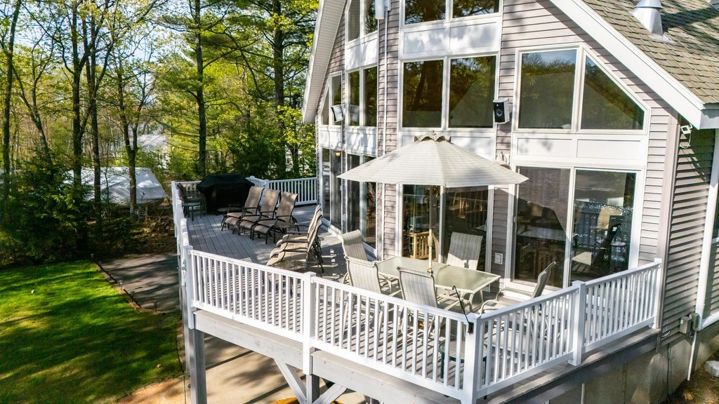 Ossipee, New Hampshire, 03814, United States, 2 Bedrooms Bedrooms, ,2.5 BathroomsBathrooms,Residential,Forsale,1933946