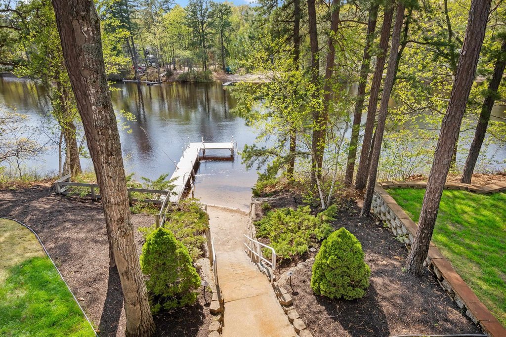 Ossipee, New Hampshire, 03814, United States, 2 Bedrooms Bedrooms, ,2.5 BathroomsBathrooms,Residential,Forsale,1933946
