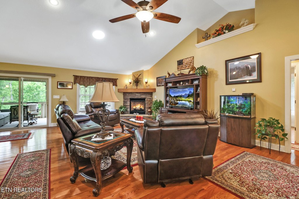 Fairfield Glade, Tennessee, 38558, United States, 3 Bedrooms Bedrooms, ,2 BathroomsBathrooms,Residential,Forsale,1907875
