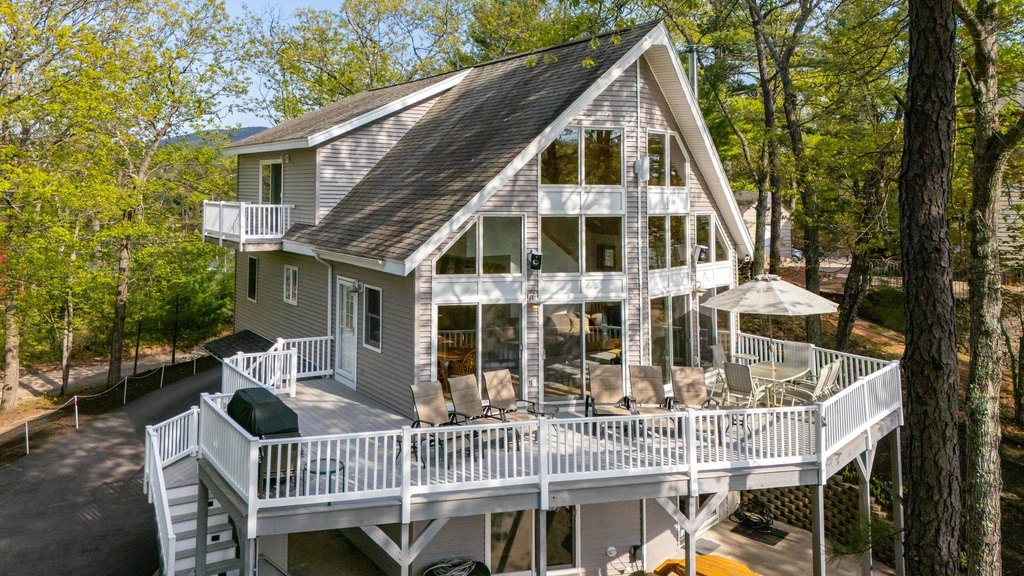 Ossipee, New Hampshire, 03814, United States, 2 Bedrooms Bedrooms, ,2.5 BathroomsBathrooms,Residential,Forsale,1933946