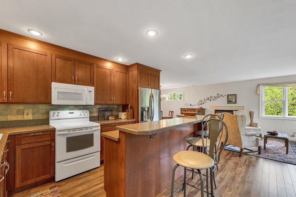 Bristol, New Hampshire, 03222, United States, 3 Bedrooms Bedrooms, ,2 BathroomsBathrooms,Residential,Forsale,1893916
