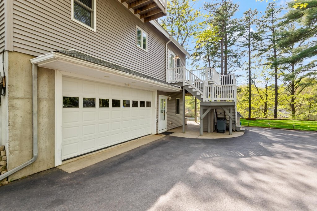 Ossipee, New Hampshire, 03814, United States, 2 Bedrooms Bedrooms, ,2.5 BathroomsBathrooms,Residential,Forsale,1933946
