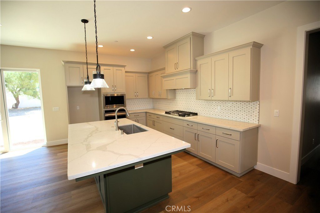 Paso Robles, California, 93446, United States, 4 Bedrooms Bedrooms, ,3.5 BathroomsBathrooms,Residential,Forsale,2009027