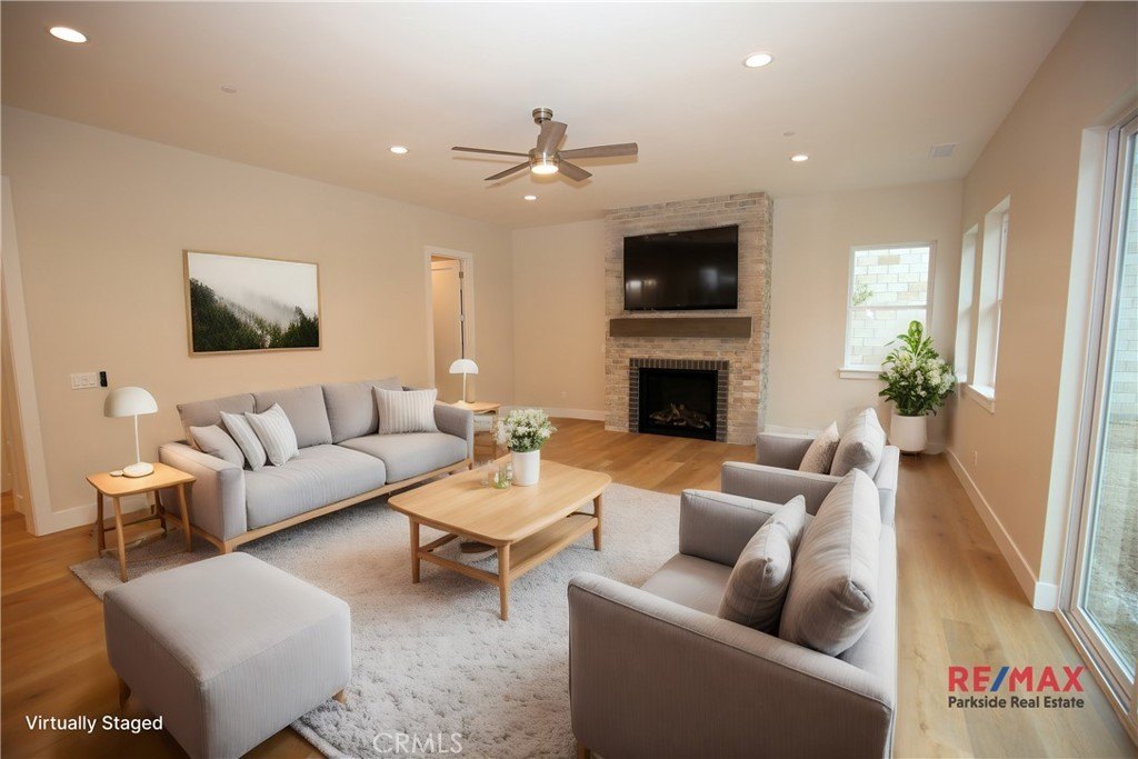 Paso Robles, California, 93446, United States, 4 Bedrooms Bedrooms, ,3.5 BathroomsBathrooms,Residential,Forsale,2009027