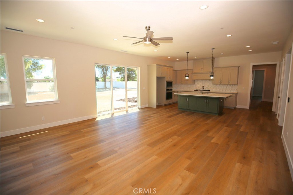 Paso Robles, California, 93446, United States, 4 Bedrooms Bedrooms, ,3.5 BathroomsBathrooms,Residential,Forsale,2009027