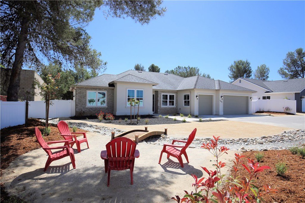 Paso Robles, California, 93446, United States, 4 Bedrooms Bedrooms, ,3.5 BathroomsBathrooms,Residential,Forsale,2009027