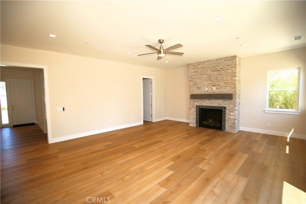 Paso Robles, California, 93446, United States, 4 Bedrooms Bedrooms, ,3.5 BathroomsBathrooms,Residential,Forsale,2009027