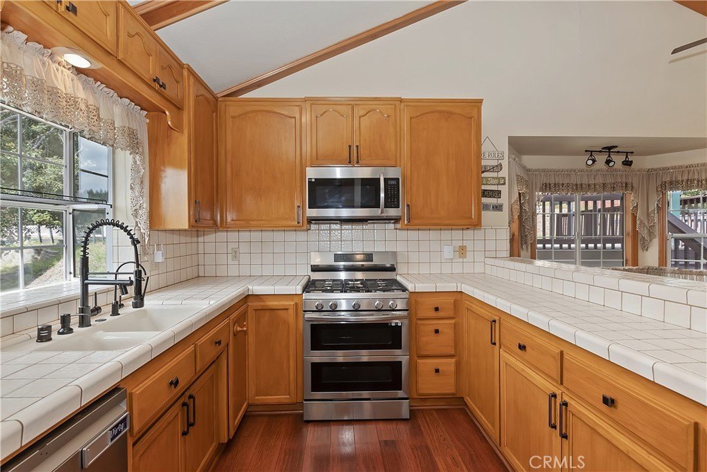 Crestline, California, 92325, United States, 3 Bedrooms Bedrooms, ,3 BathroomsBathrooms,Residential,Forsale,1953294