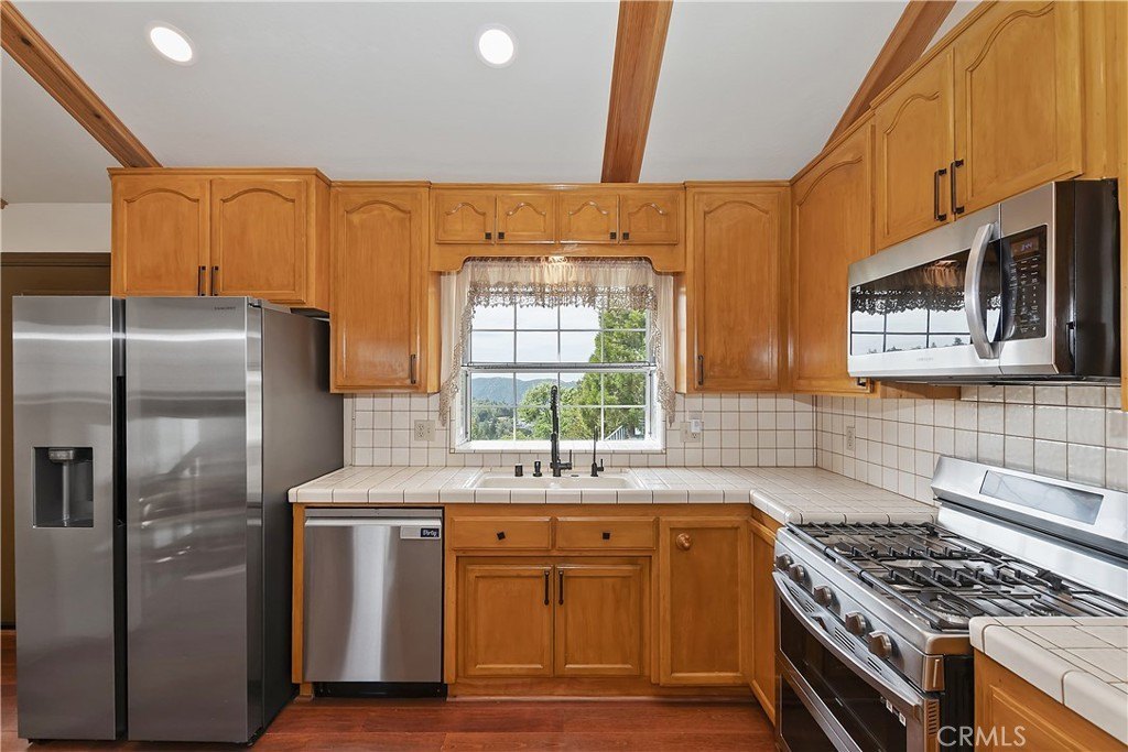 Crestline, California, 92325, United States, 3 Bedrooms Bedrooms, ,3 BathroomsBathrooms,Residential,Forsale,1953294