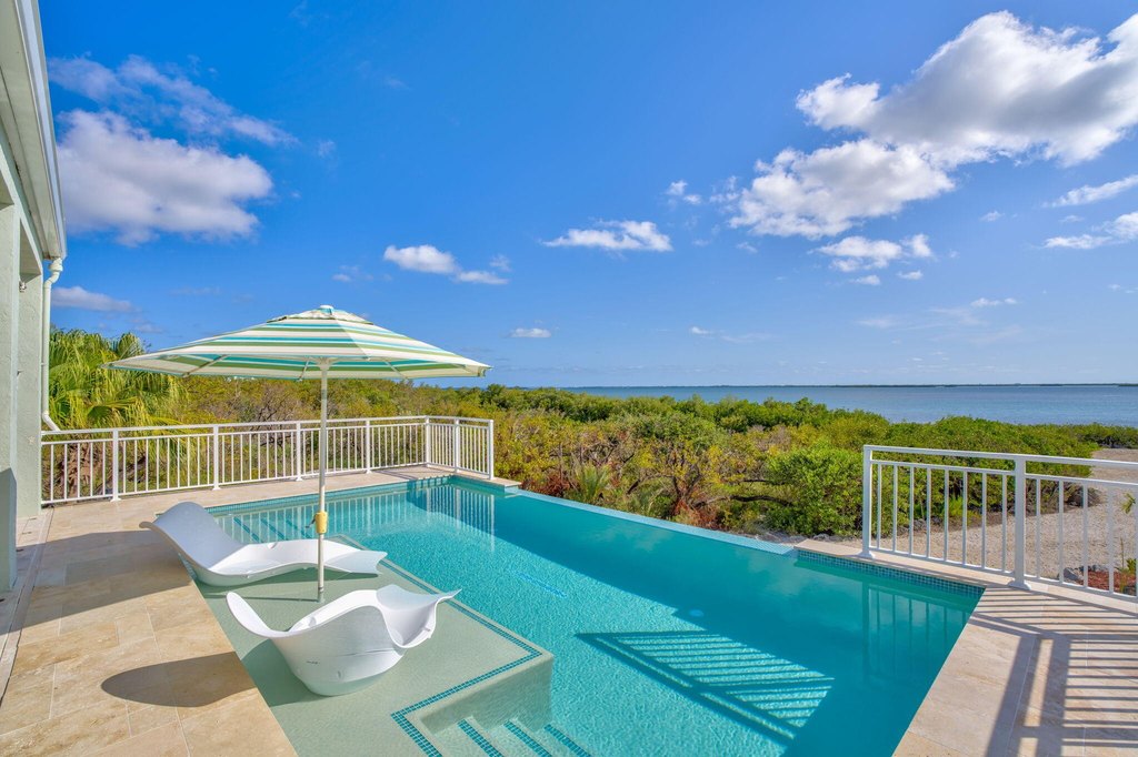 Big Torch, Florida, 33042, United States, 4 Bedrooms Bedrooms, ,4 BathroomsBathrooms,Residential,Forsale,1968284